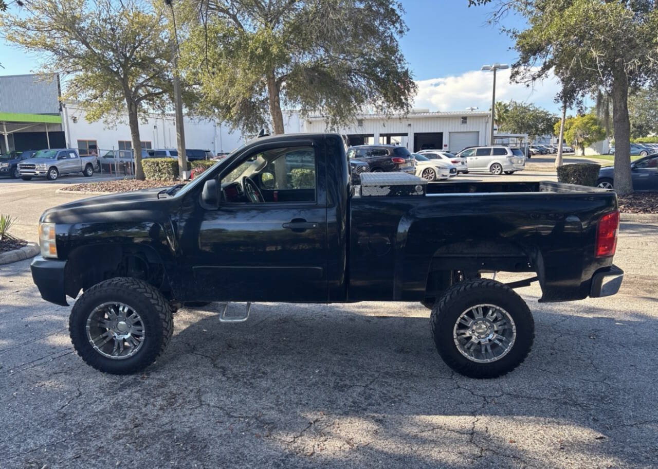 2008 Chevrolet Silverado 1500 LT1 4WD 2dr Regular Cab 6.5 ft. SB