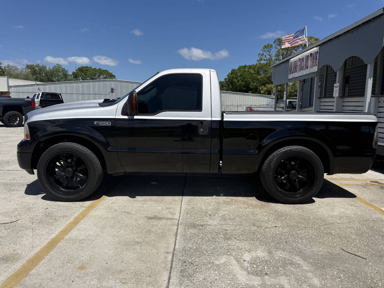 2004 Ford F-250 Super Duty XLT 2dr Standard Cab Rwd LB